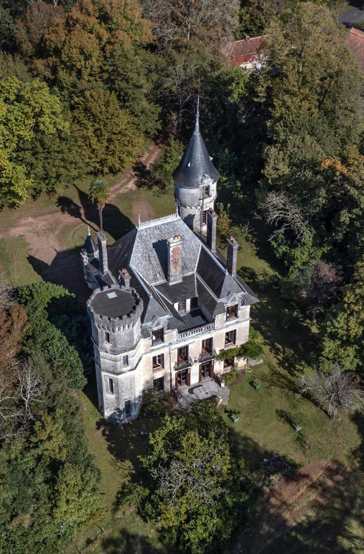 Chateau De Puymoger Acomodação com café da manhã Javerlhac-et-la-Chapelle-Saint-Robert Exterior foto